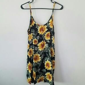Women's/Juniors Sunflower Dress Size Medium